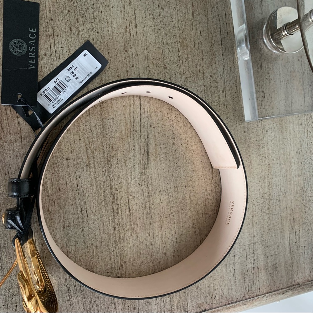 Versace Cintura Vitello Leather Belt - Picture 16 of 16